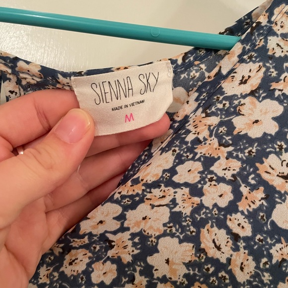 Sienna Sky women’s flowered blouse - Picture 5 of 6